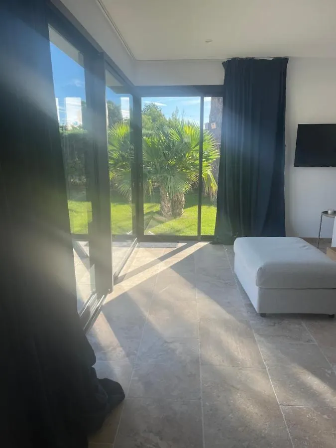 Magnifique Studio Avec Piscine Arles 0*,  France